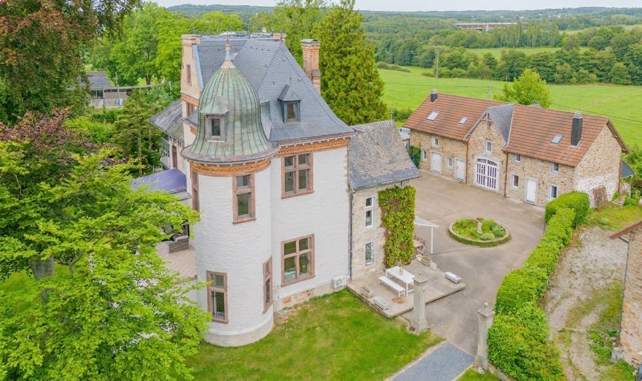Château Les Trois Roix 700.0 Sqm With Independent Guest Accommodation 2