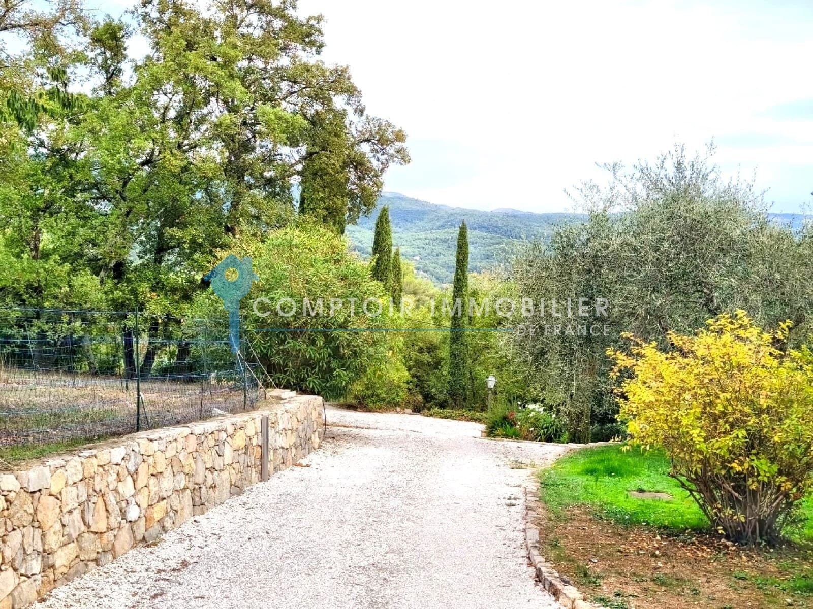 Exceptional Villa with Panoramic Terrace and Equestrian Facilities 3