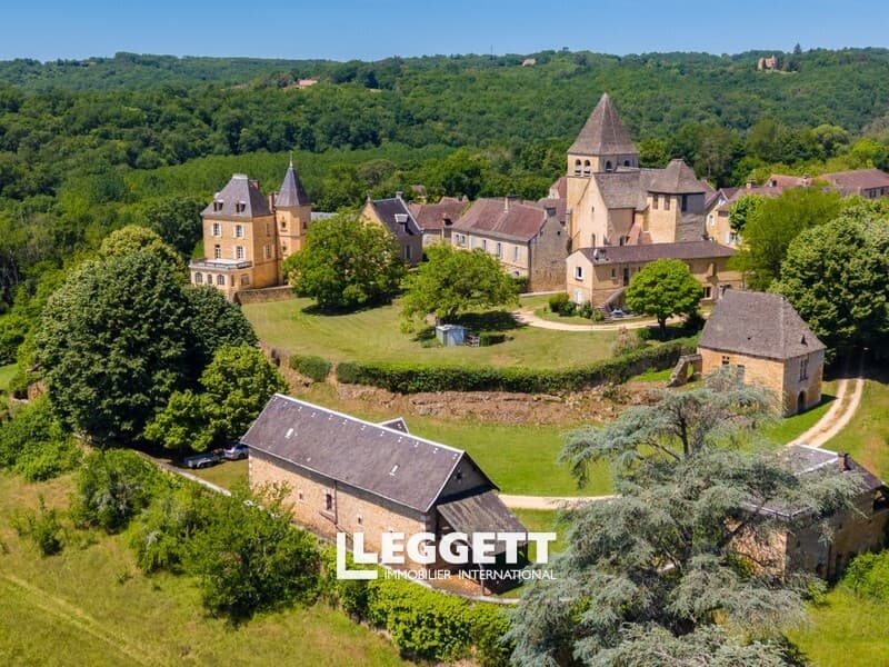Exceptional 18th Century Château With Panoramic Dordogne Views 3