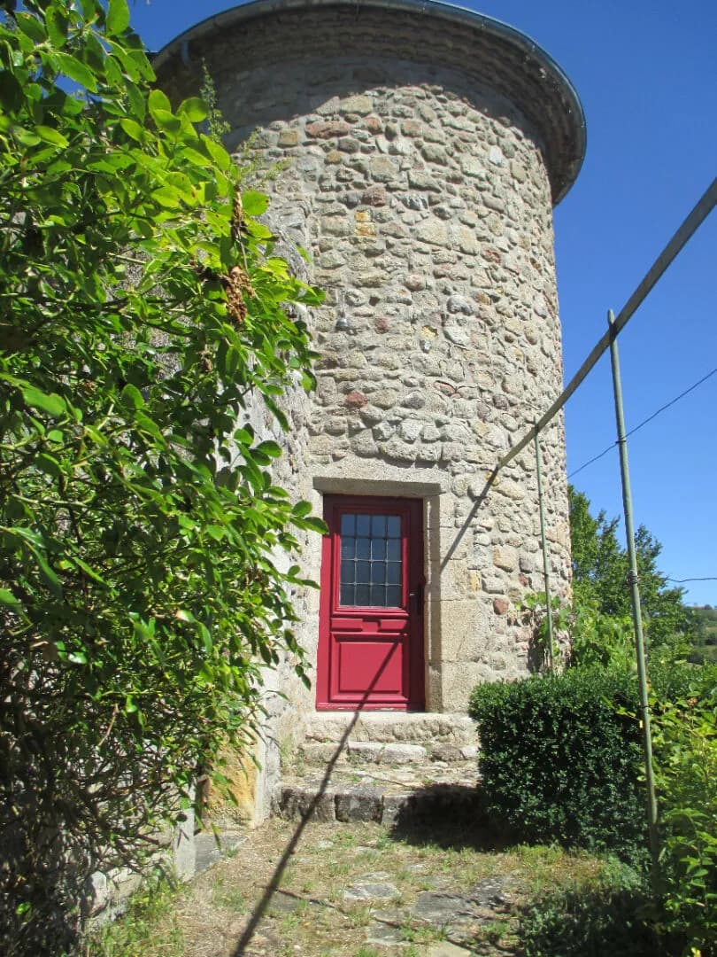 Historic Château Overlooking the Dore Gorges 4