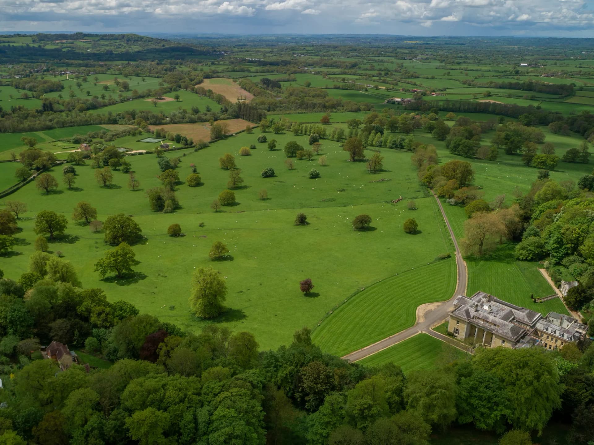 Grade II* Listed Country House Estate Set Within 93 Acres 4