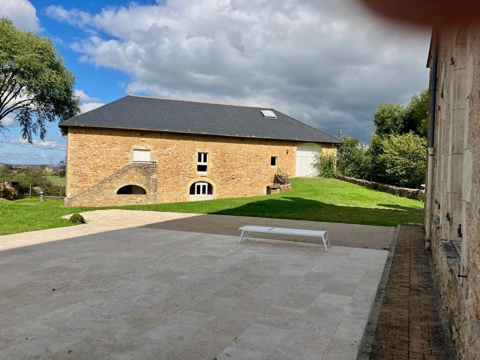 Elegant 18th Century Manor With Swimming Pool, Tennis Court, And Barn