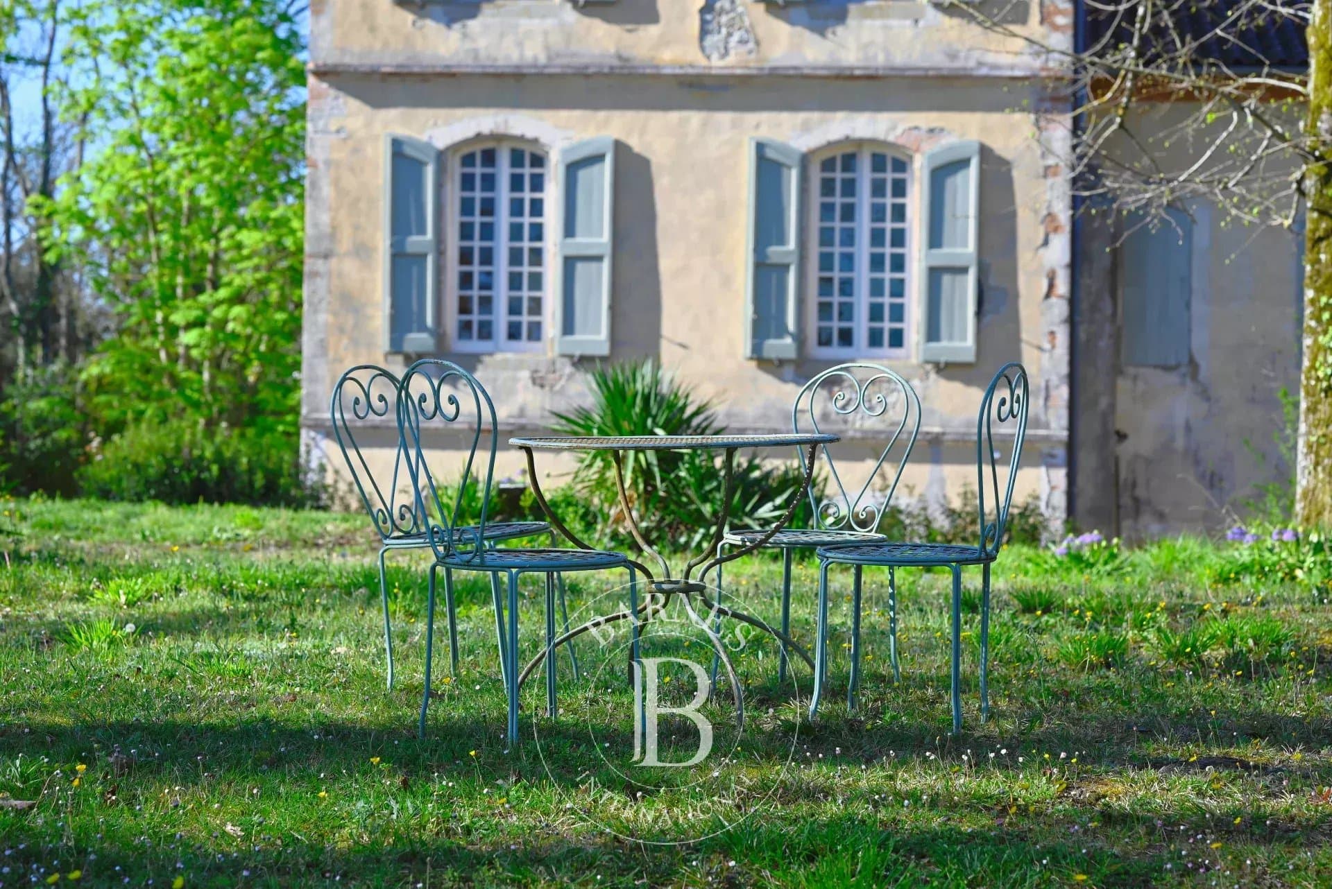 Elegant Late 18th Century Manor House With Expansive Grounds 5