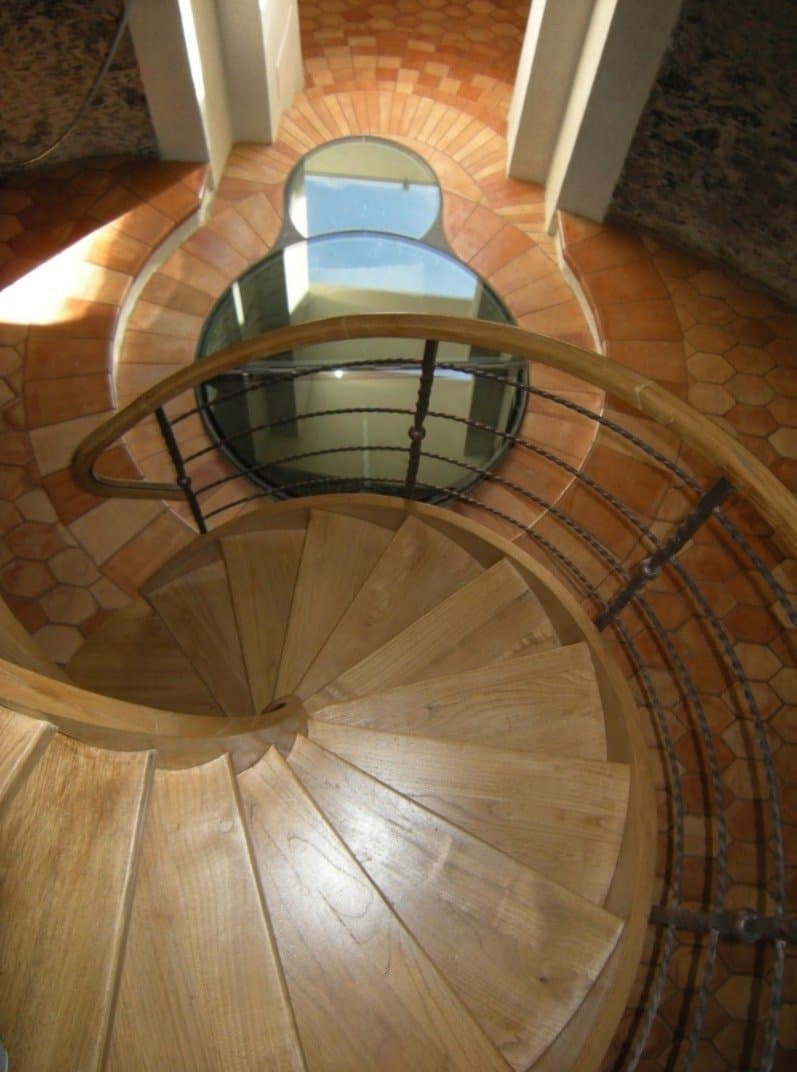 Historic 15,000 Sqm Tower with Panoramic Views and Development Potential 4