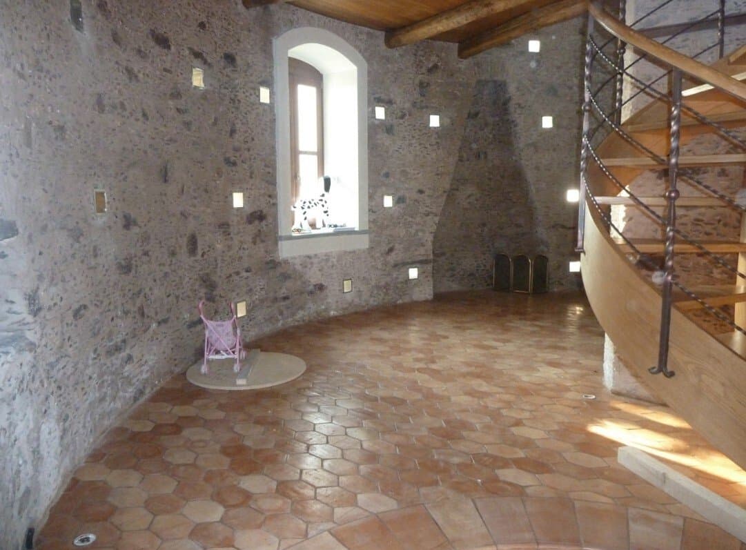 Historic 15,000 Sqm Tower with Panoramic Views and Development Potential 5