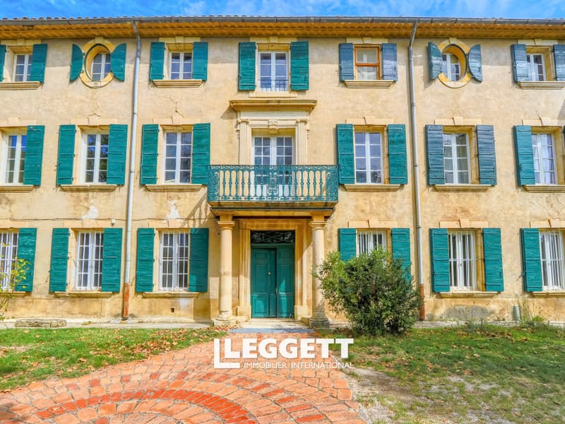 Magnificent 17th Century Château With Expansive Grounds 2