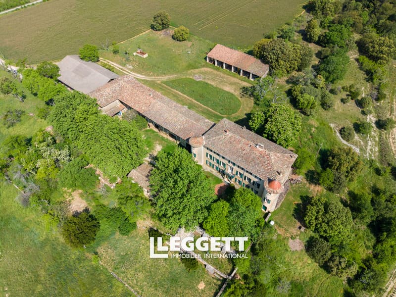 Magnificent 17th Century Château With Expansive Grounds 4