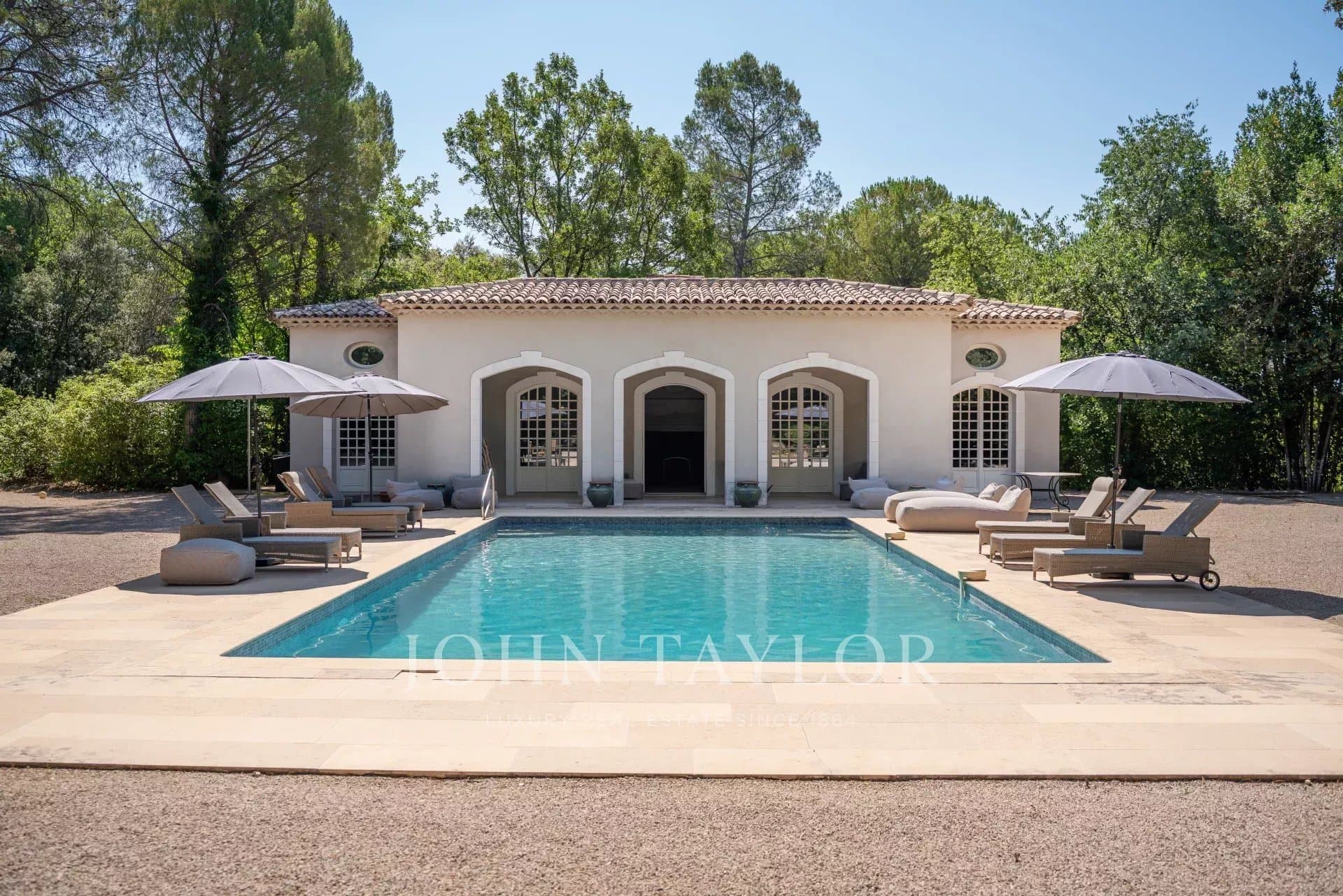 Elegant 18th Century Château With Guest House And Expansive Grounds 2