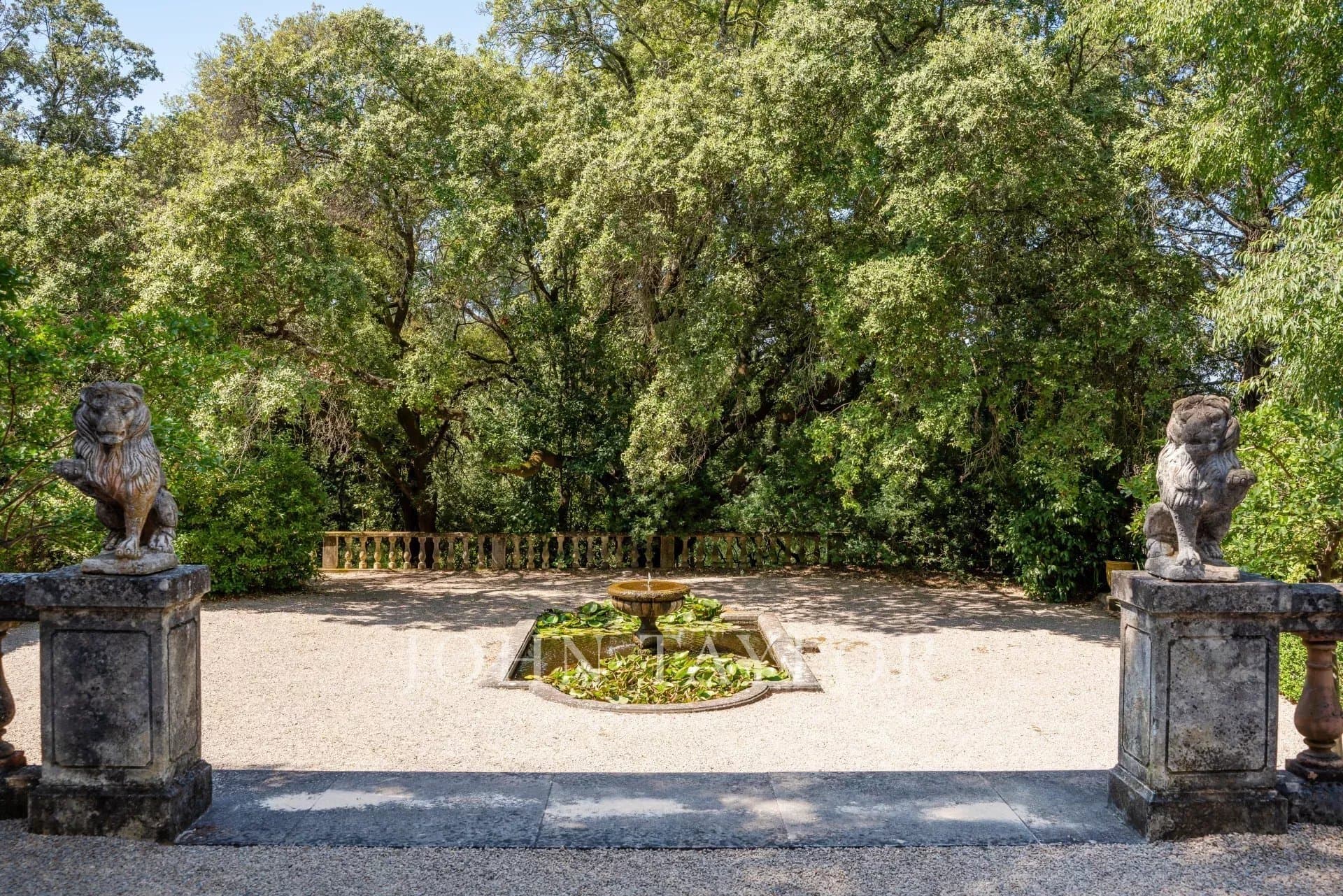 Elegant 18th Century Château With Guest House And Expansive Grounds 4