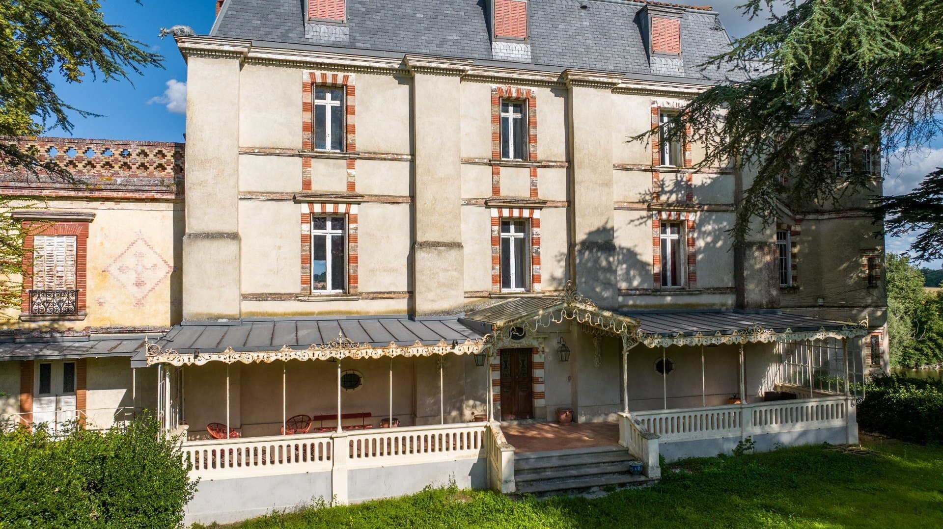 Historic Château With 9 Bedrooms, Pool, And Outbuildings