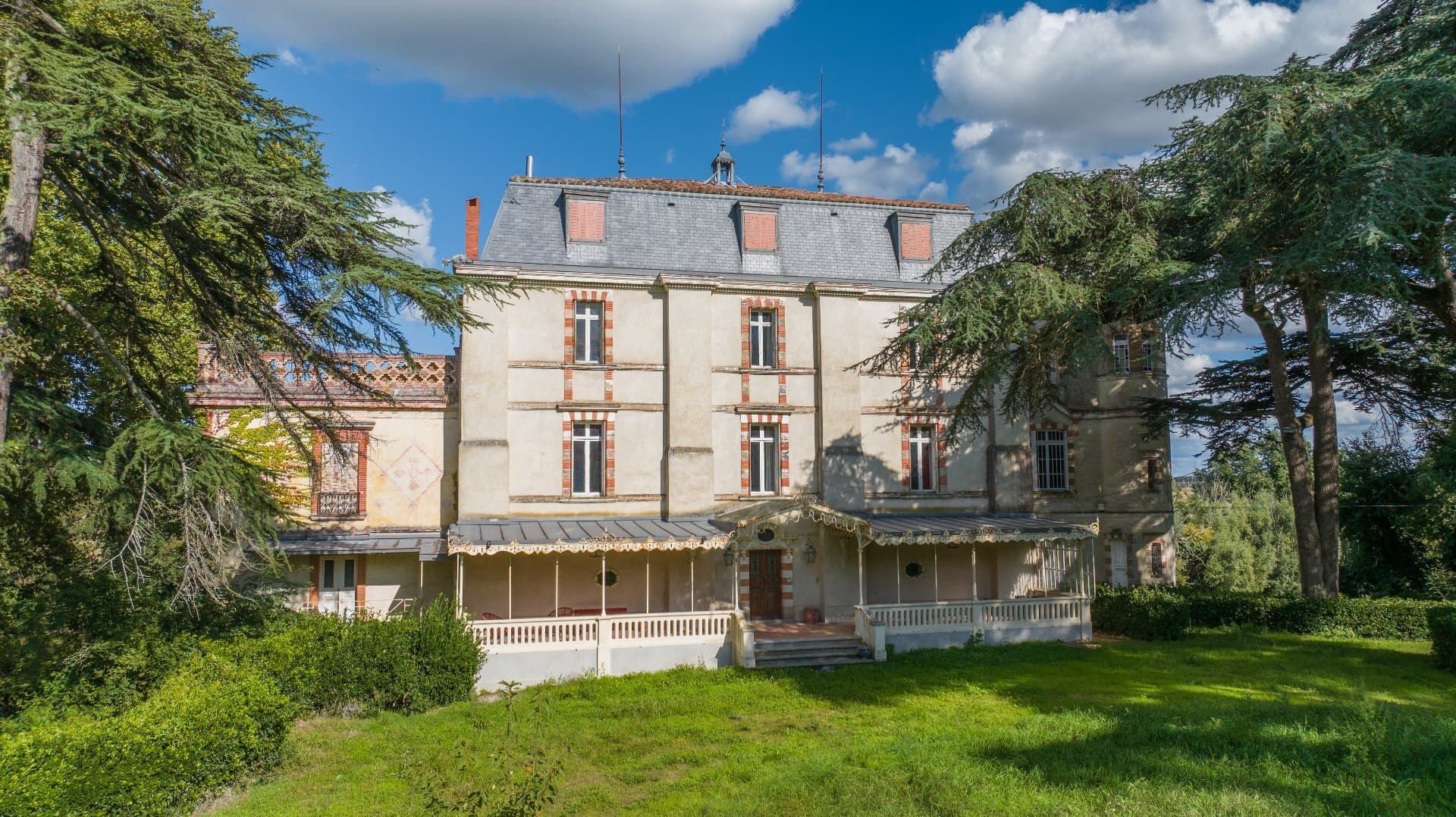 Historic Château With 9 Bedrooms, Pool, And Outbuildings 2