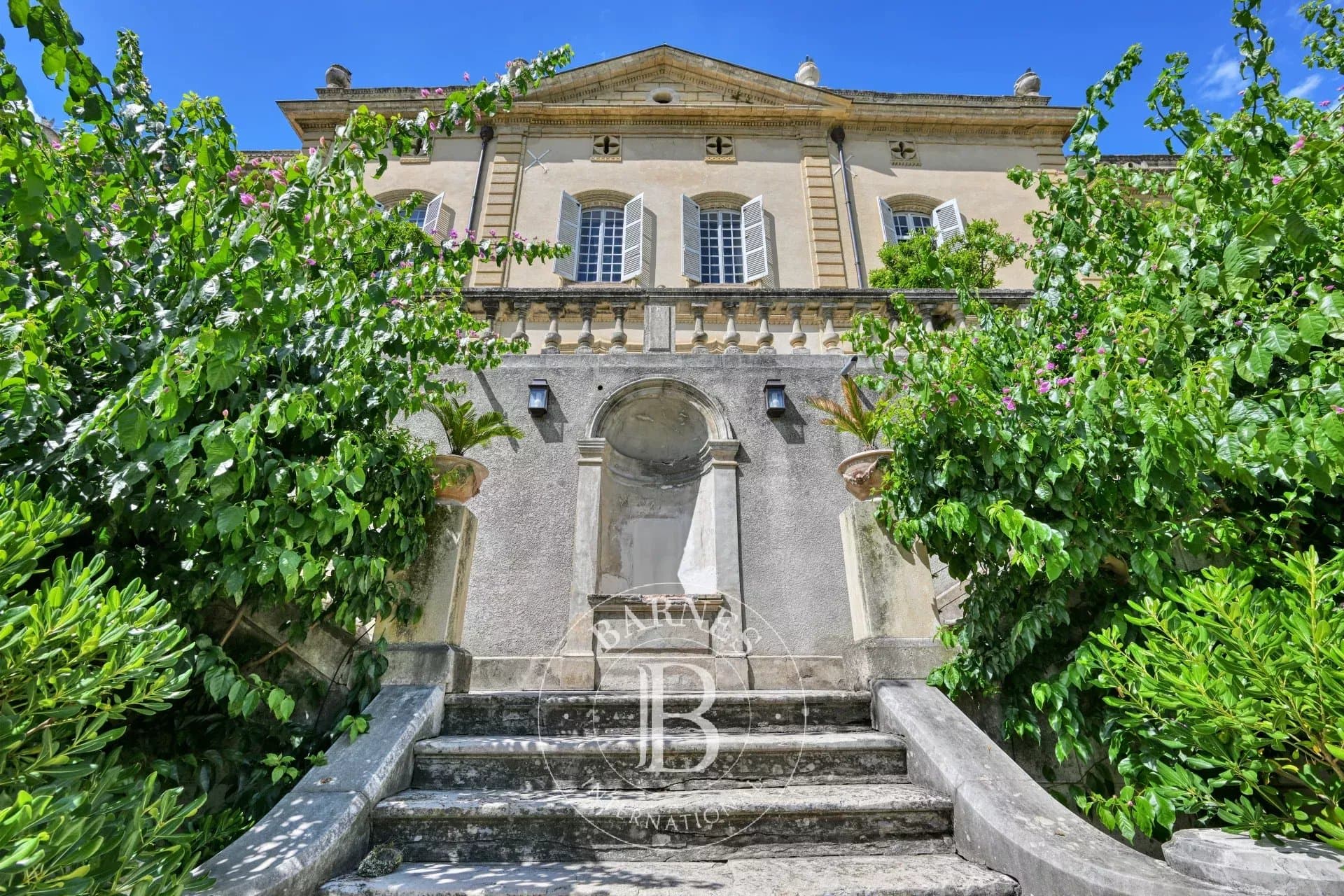 Historic Château with 19 Bedrooms and Extensive Grounds — Château for sale in Uzès, France
