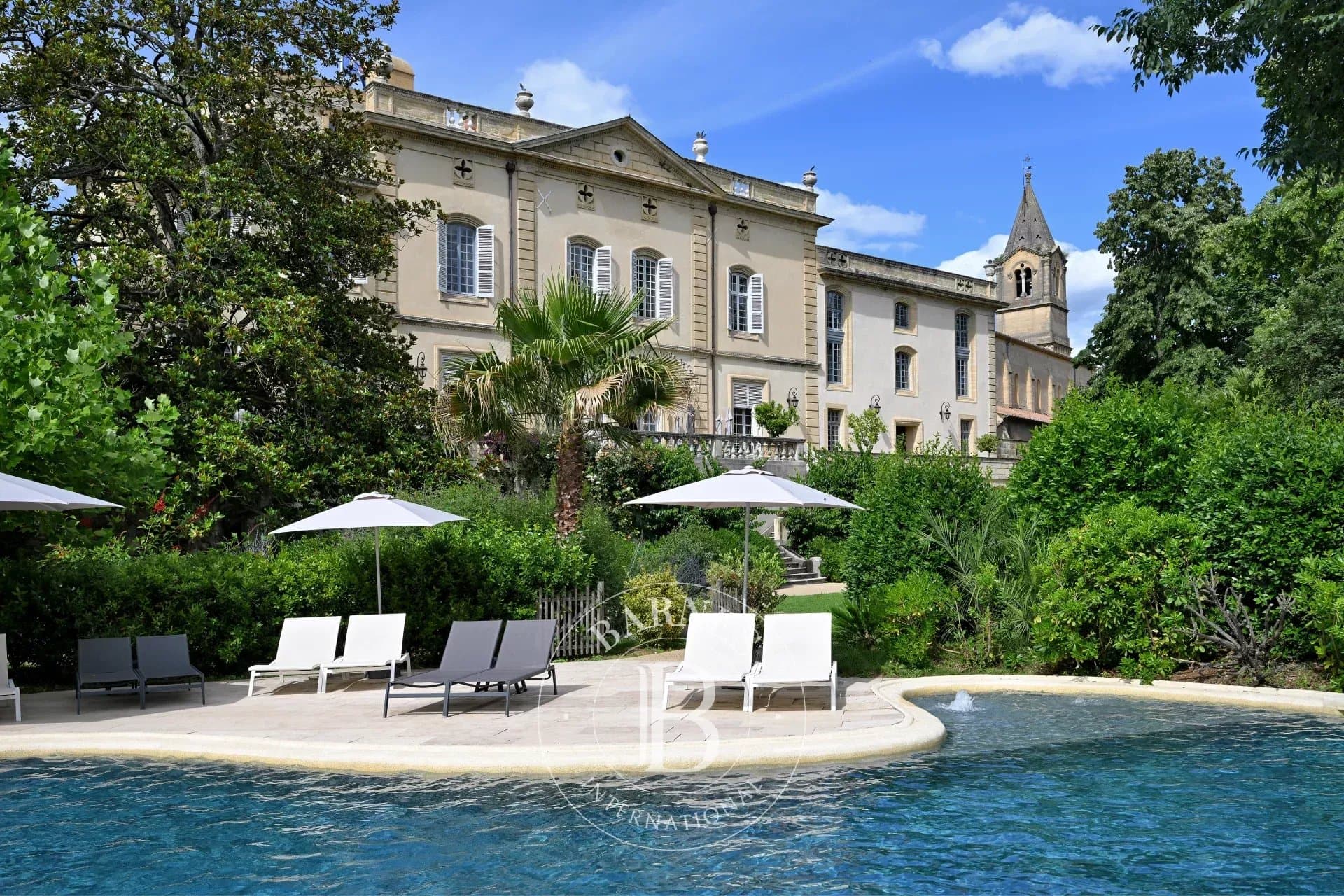 Historic Château with 19 Bedrooms and Extensive Grounds 2