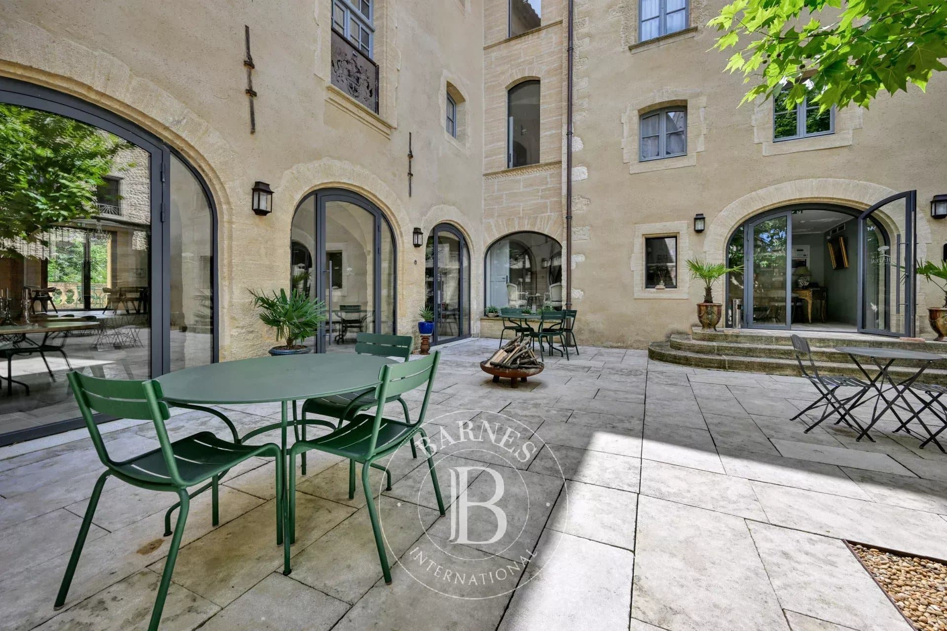 Historic Château with 19 Bedrooms and Extensive Grounds 3