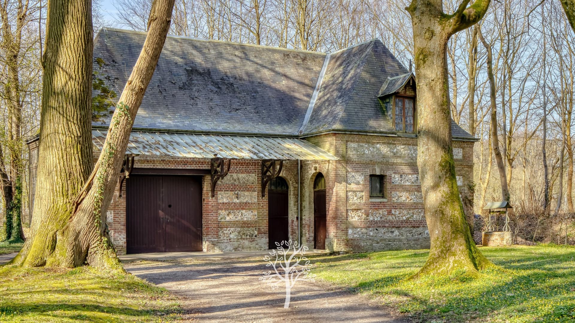 Elegant 19th Century Manor Inspired By Art Nouveau 5