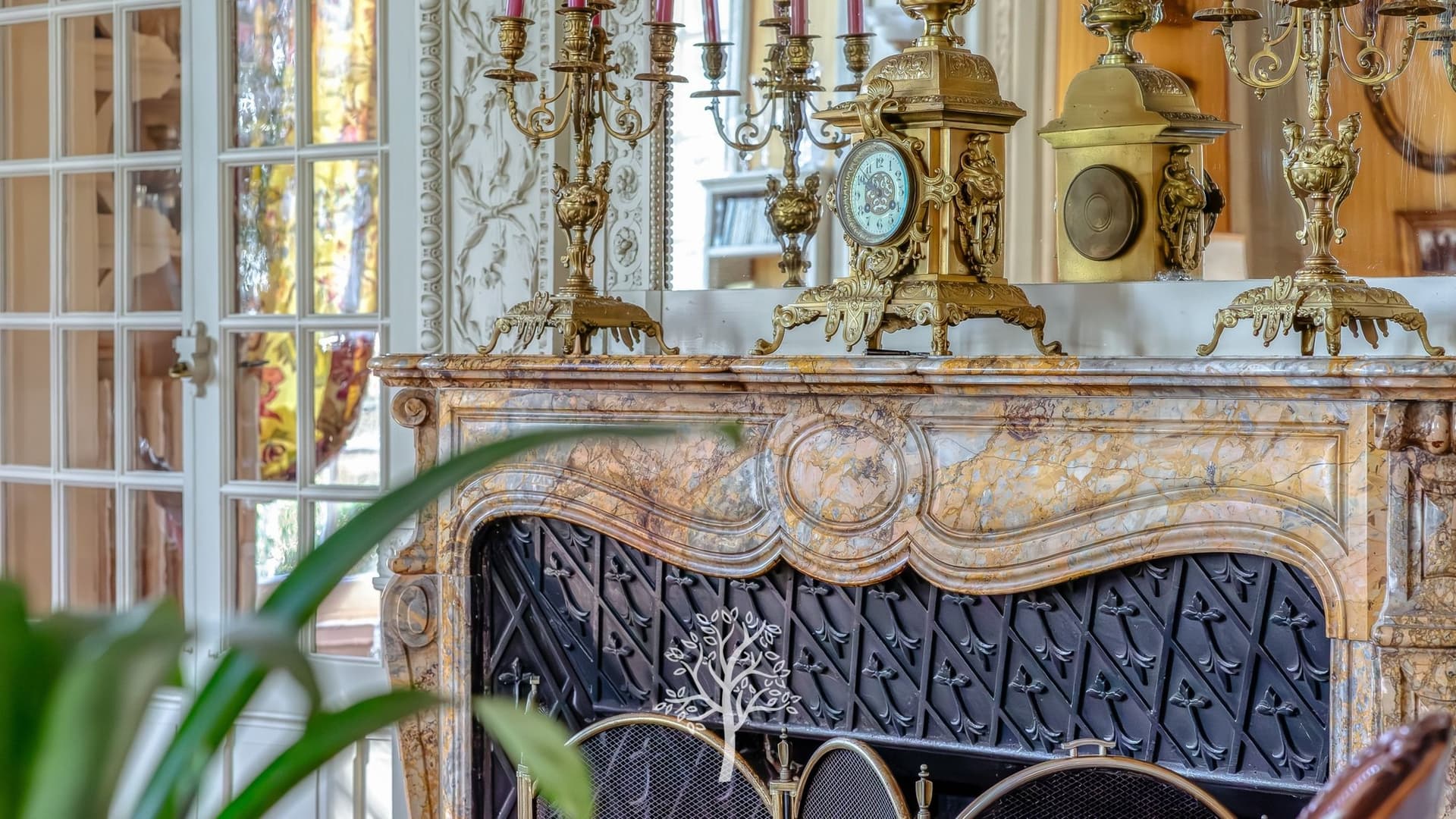 Castles for sale in Saint-Martin-aux-Arbres
