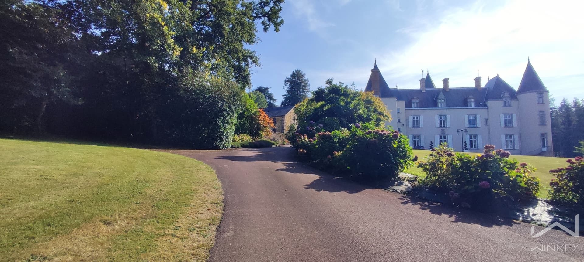 Elegant Château with Indoor Pool and Tennis Court on the Mayenne River 2