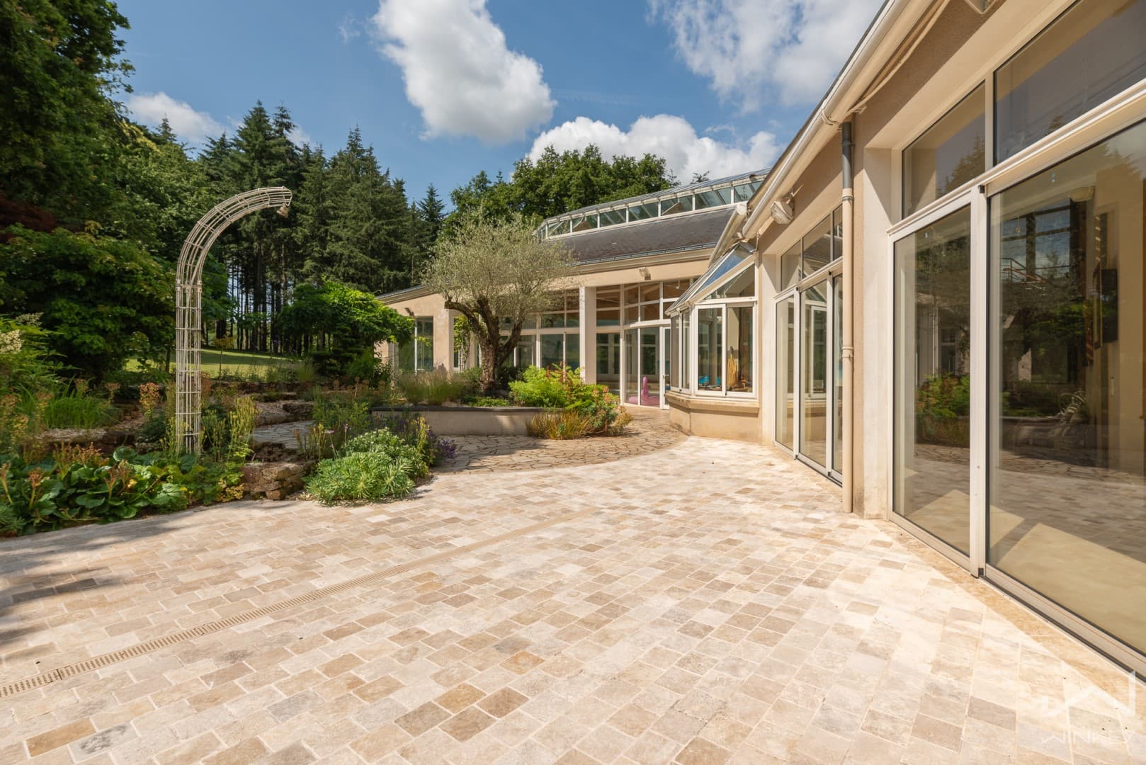 Elegant Château with Indoor Pool and Tennis Court on the Mayenne River 3