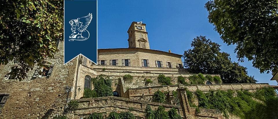 Historic Castle With Medieval Kitchens And Ornate Ceilings 2