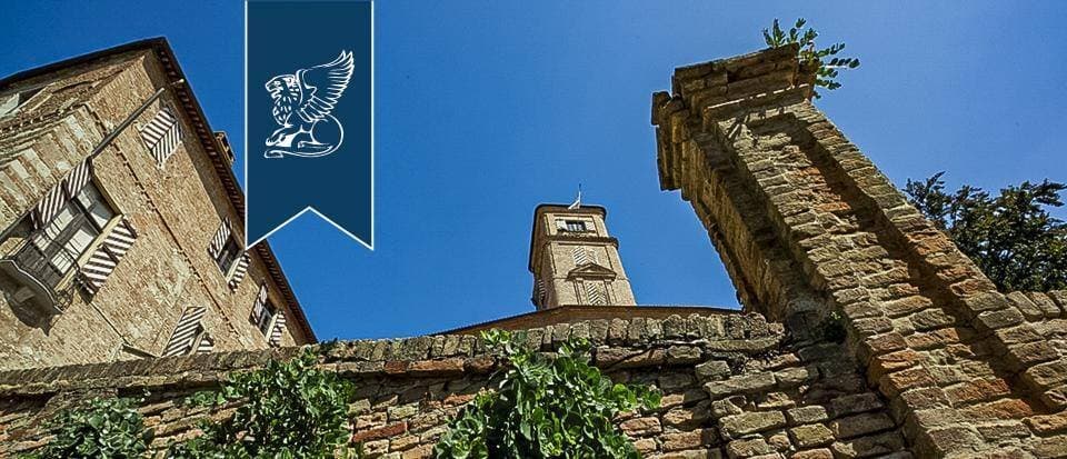 Historic Castle With Medieval Kitchens And Ornate Ceilings 5