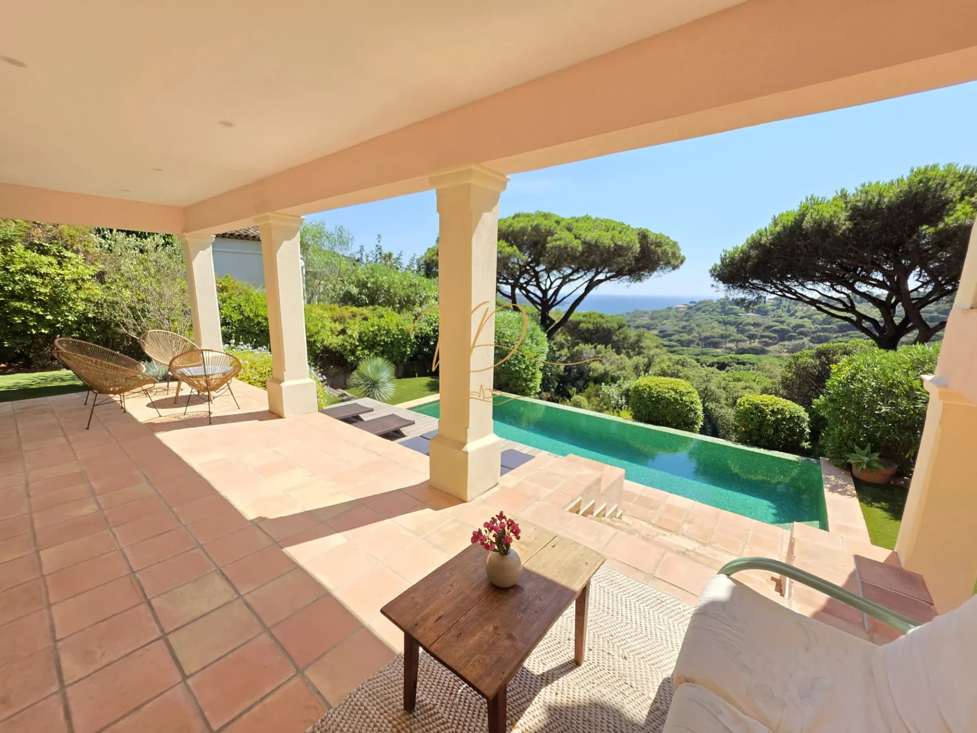 Luxurious Neo-Provençal Villa with Infinity Pool and Sea Views 2