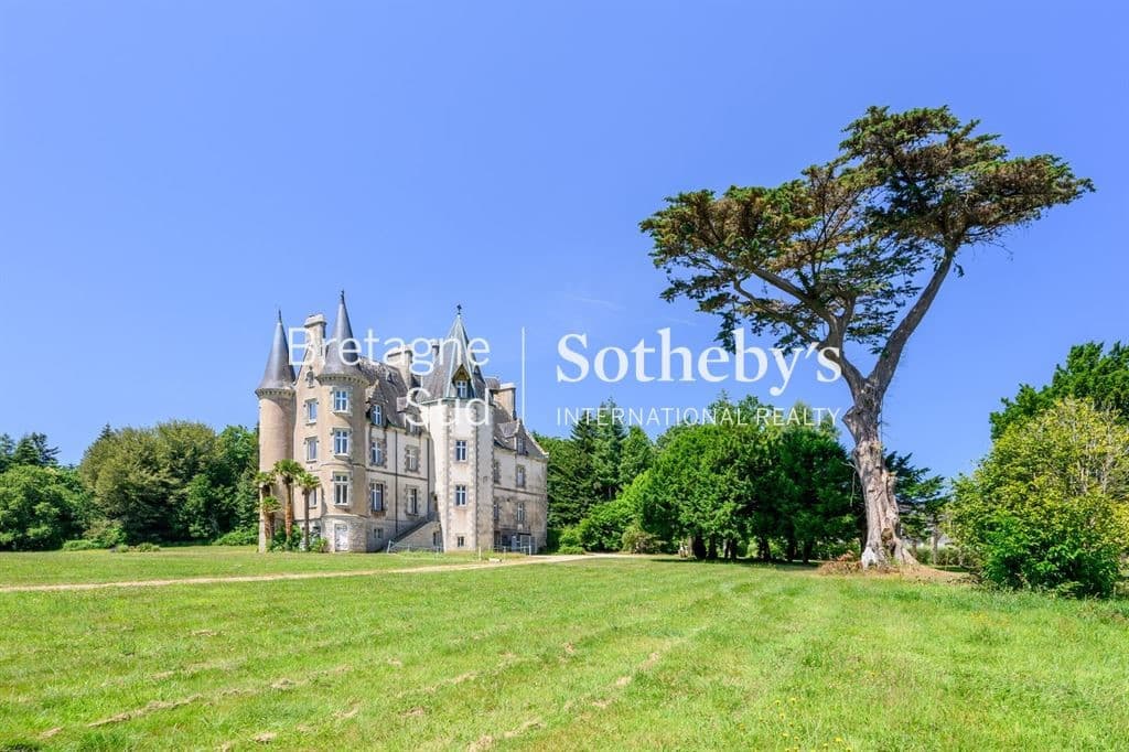 Majestic Castle With 800 Sqm And 20 Hectares Of Park In Brittany 4