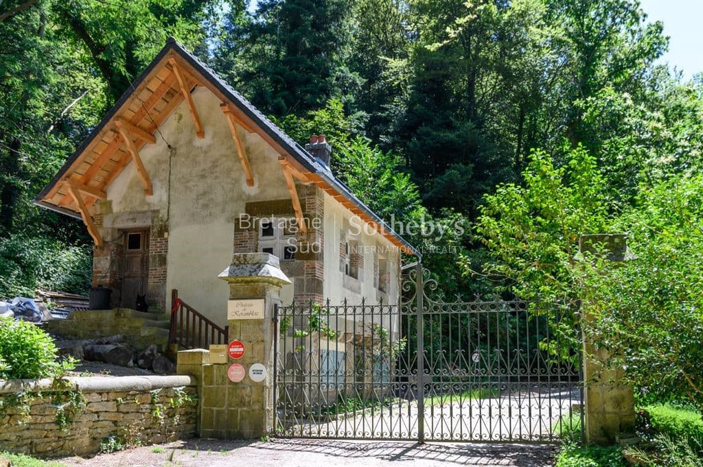 Majestic Castle With 800 Sqm And 20 Hectares Of Park In Brittany 5