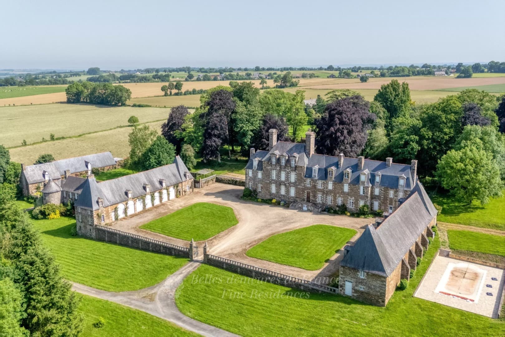 Exceptional Château with 14 Bedrooms and Swimming Pool in Normandy 3