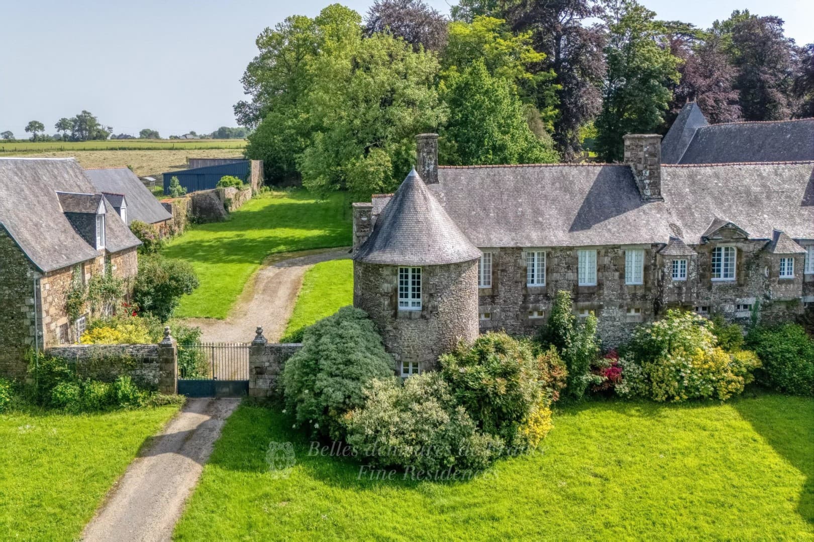 Exceptional Château with 14 Bedrooms and Swimming Pool in Normandy 5