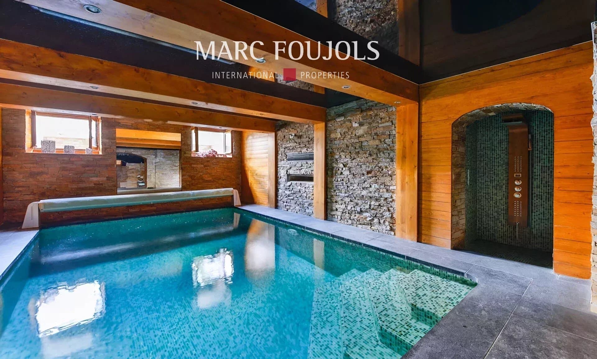 Luxurious Castle Retreat With Spa, Sauna, And Swimming Pool 3