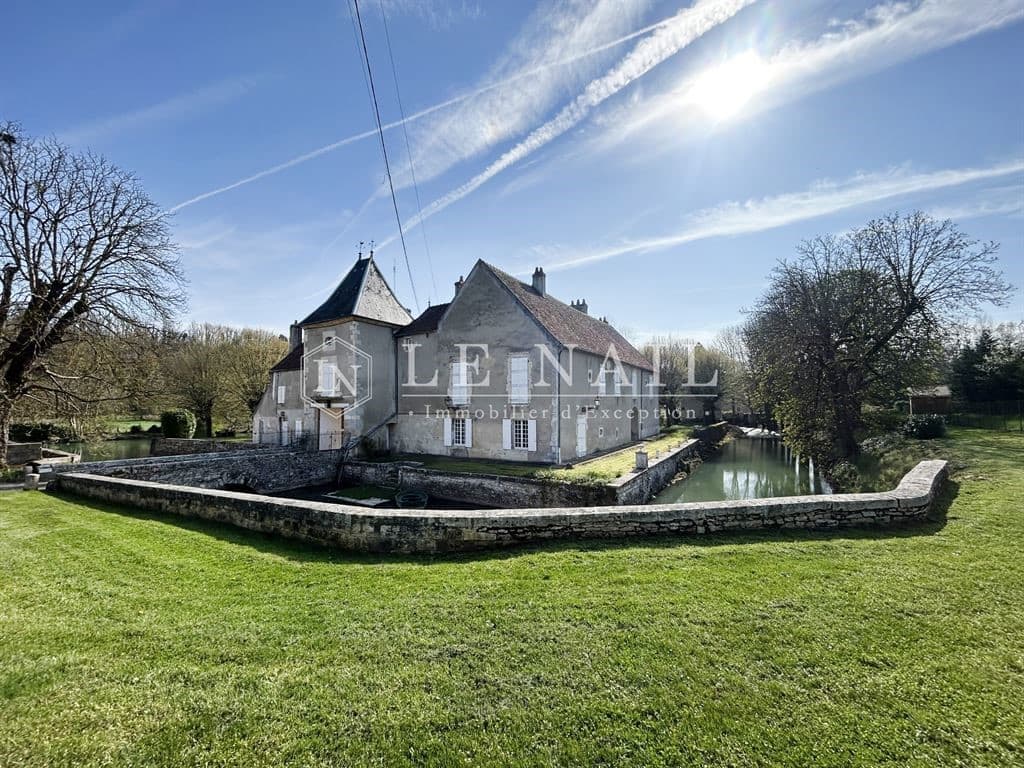 Château with Moats and Dovecote in Burgundy 4
