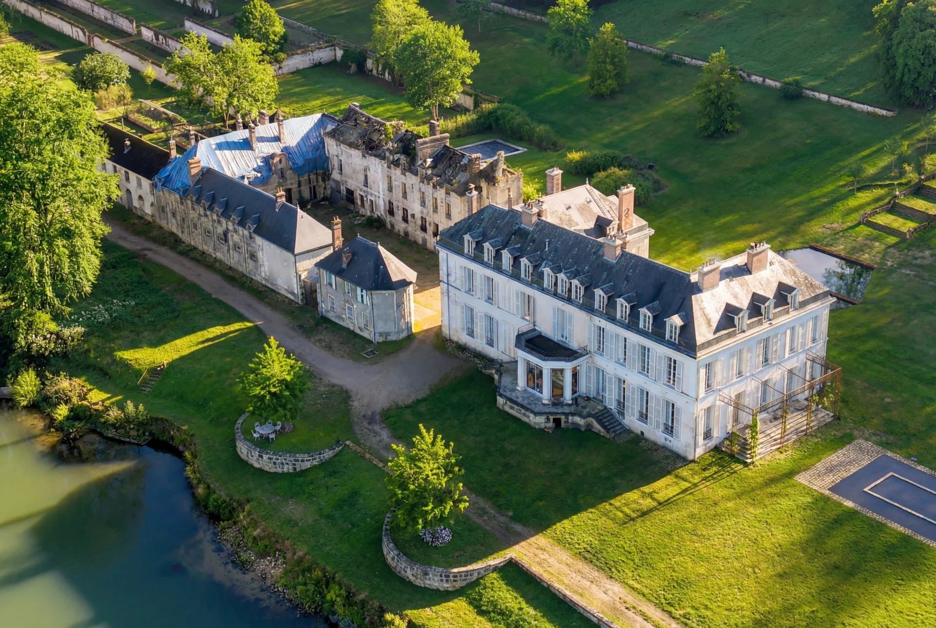 Historic Château with River Frontage and Expansive Grounds 2