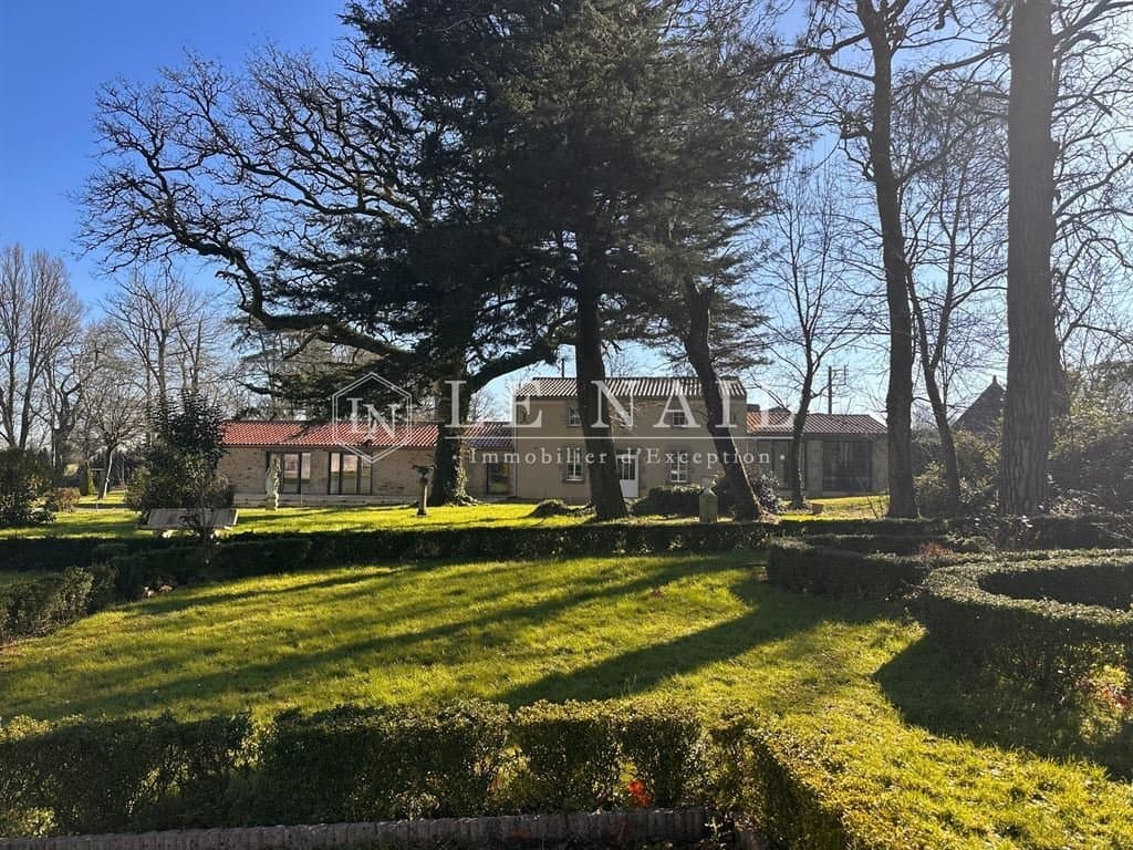 Elegant 19th Century Château With Reception Outbuilding And Expansive Park 3
