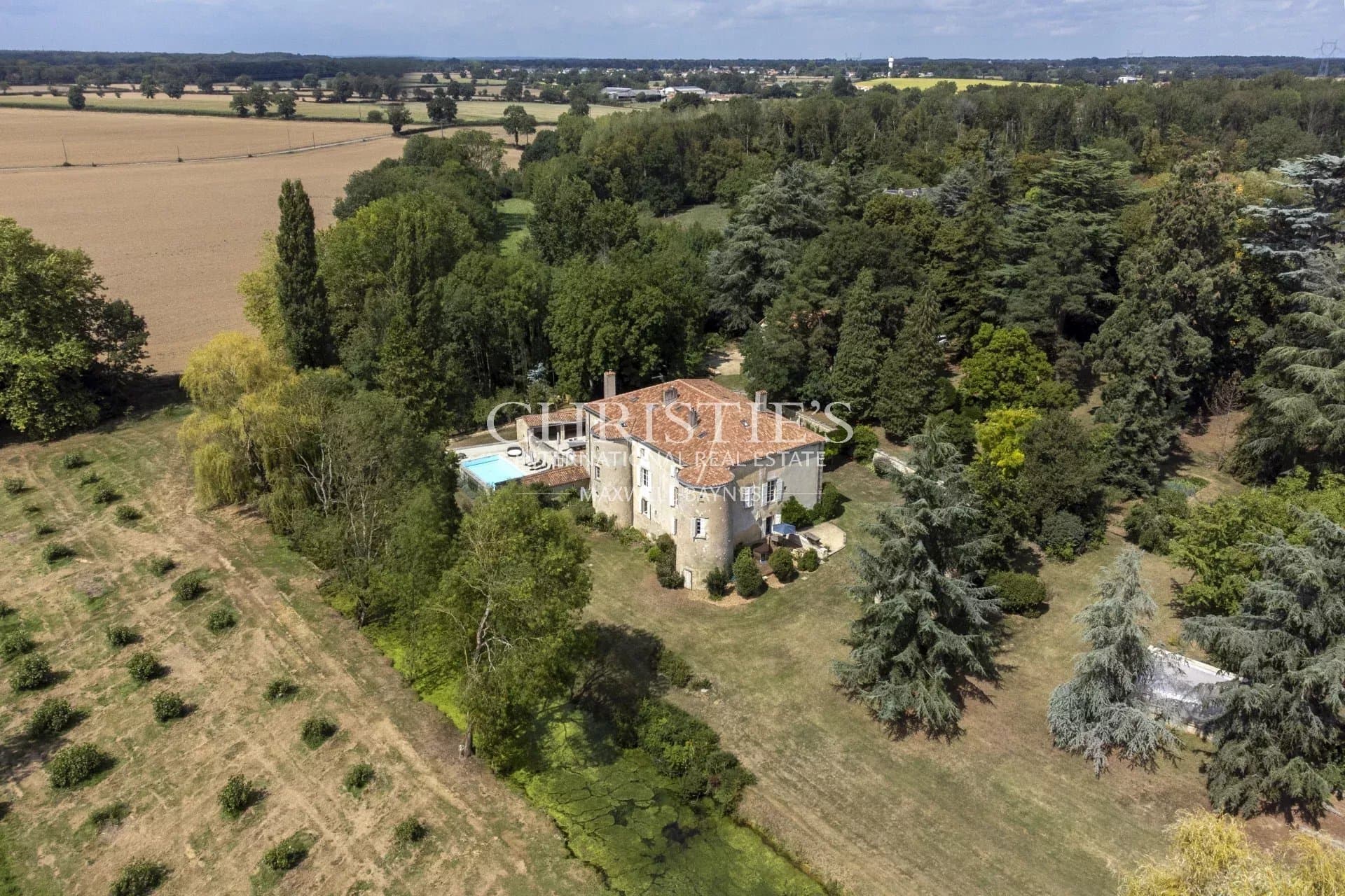 Stunning 15th Century Castle With Extensive Grounds 4