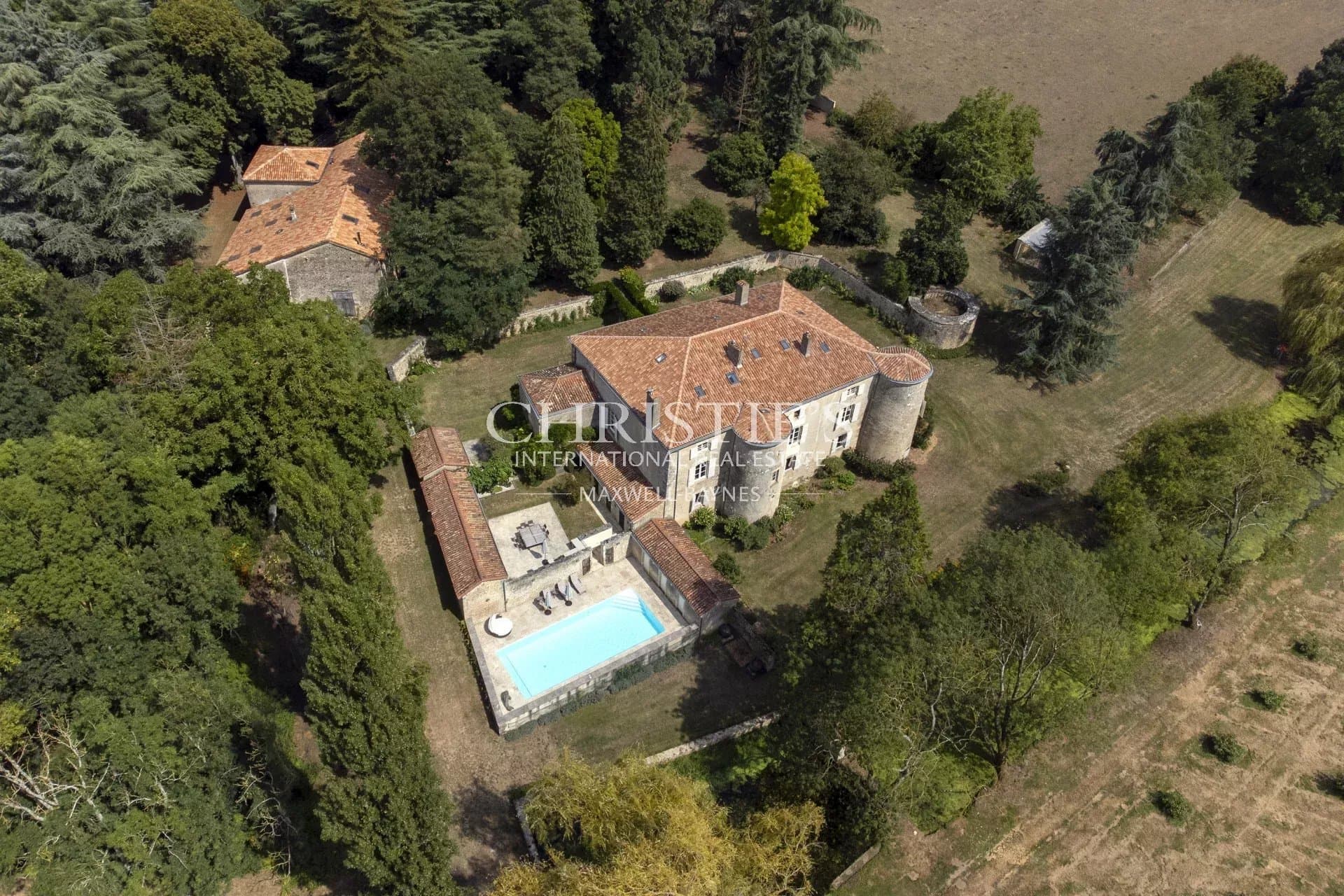 Stunning 15th Century Castle With Extensive Grounds 5