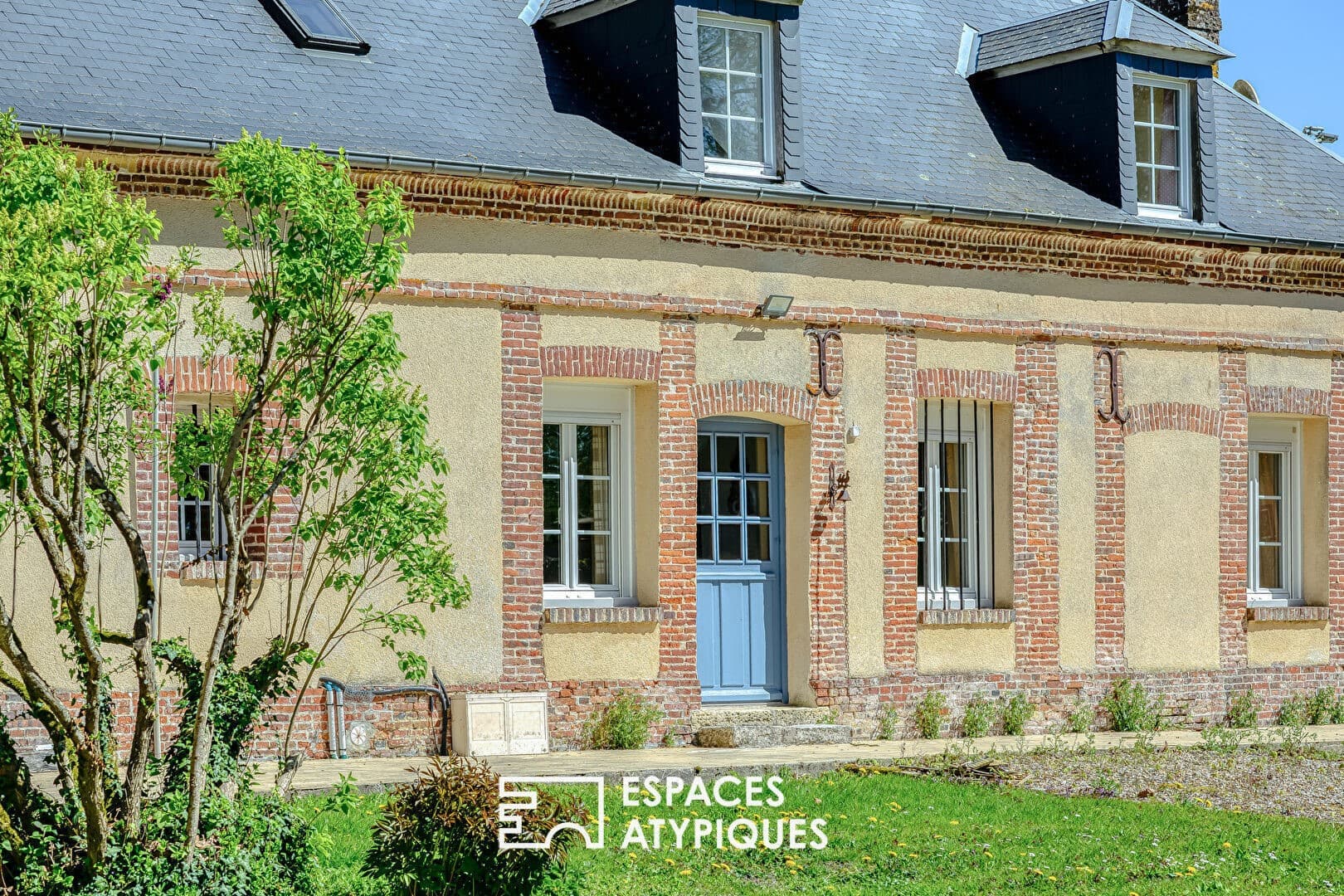 Secluded 17th Century Château With Extensive Grounds 2
