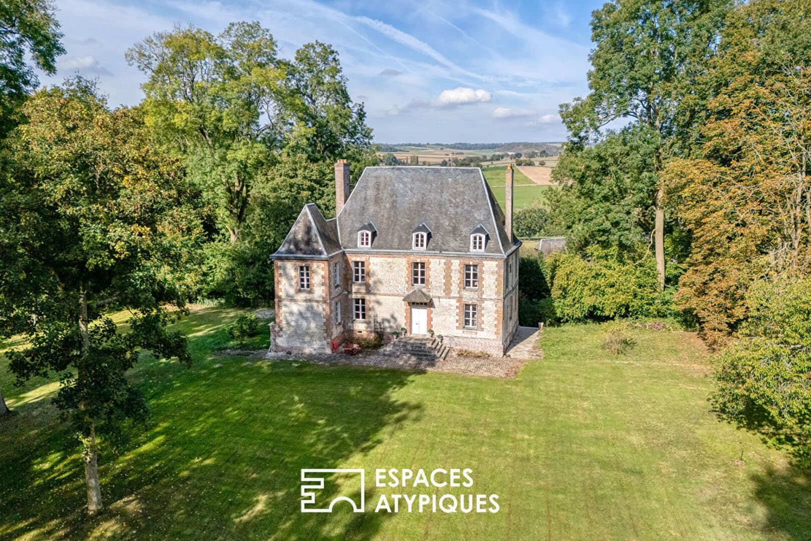 Secluded 17th Century Château With Extensive Grounds 3