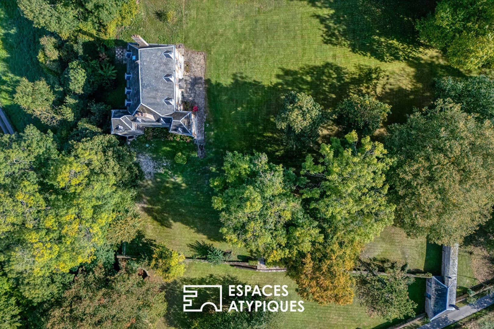 Secluded 17th Century Château With Extensive Grounds 4