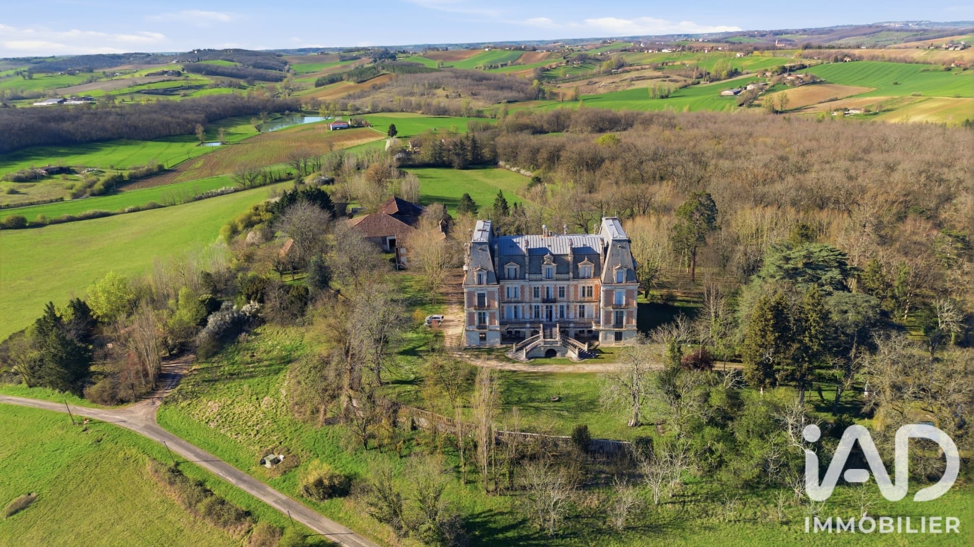 Spacious 51-Bedroom Castle With Swimming Pool 2