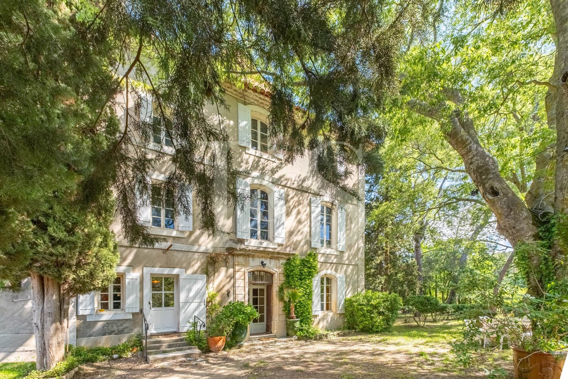 Elegant 18th Century Bastide With Vineyard And Expansive Grounds — in Seillans, France