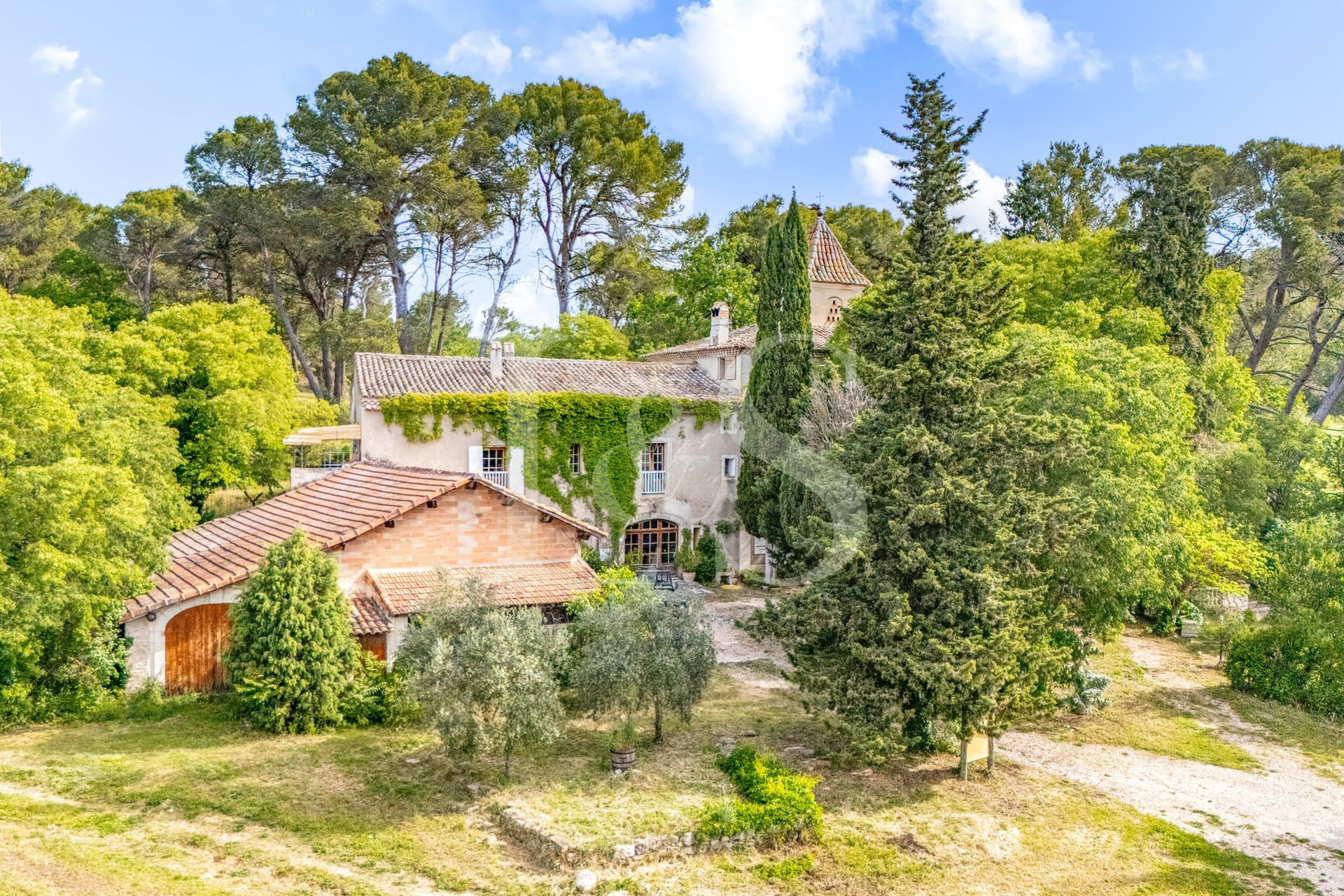 Elegant 18th Century Bastide With Vineyard And Expansive Grounds 2