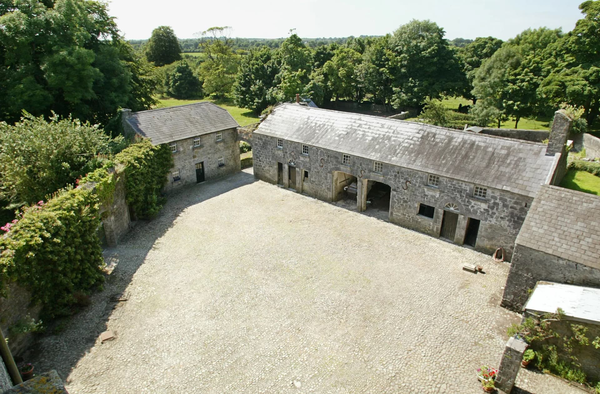 Exceptional Georgian Manor House Set Within 39 Acres of Parkland 4