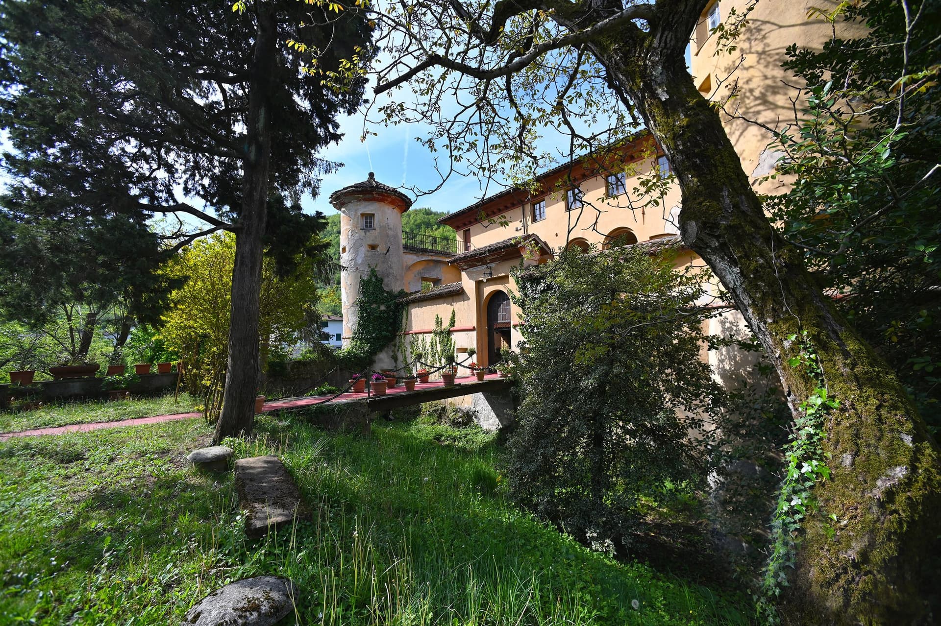 13th Century Castle With Internal Church And Archaeological Museum — in Liguria, Italy