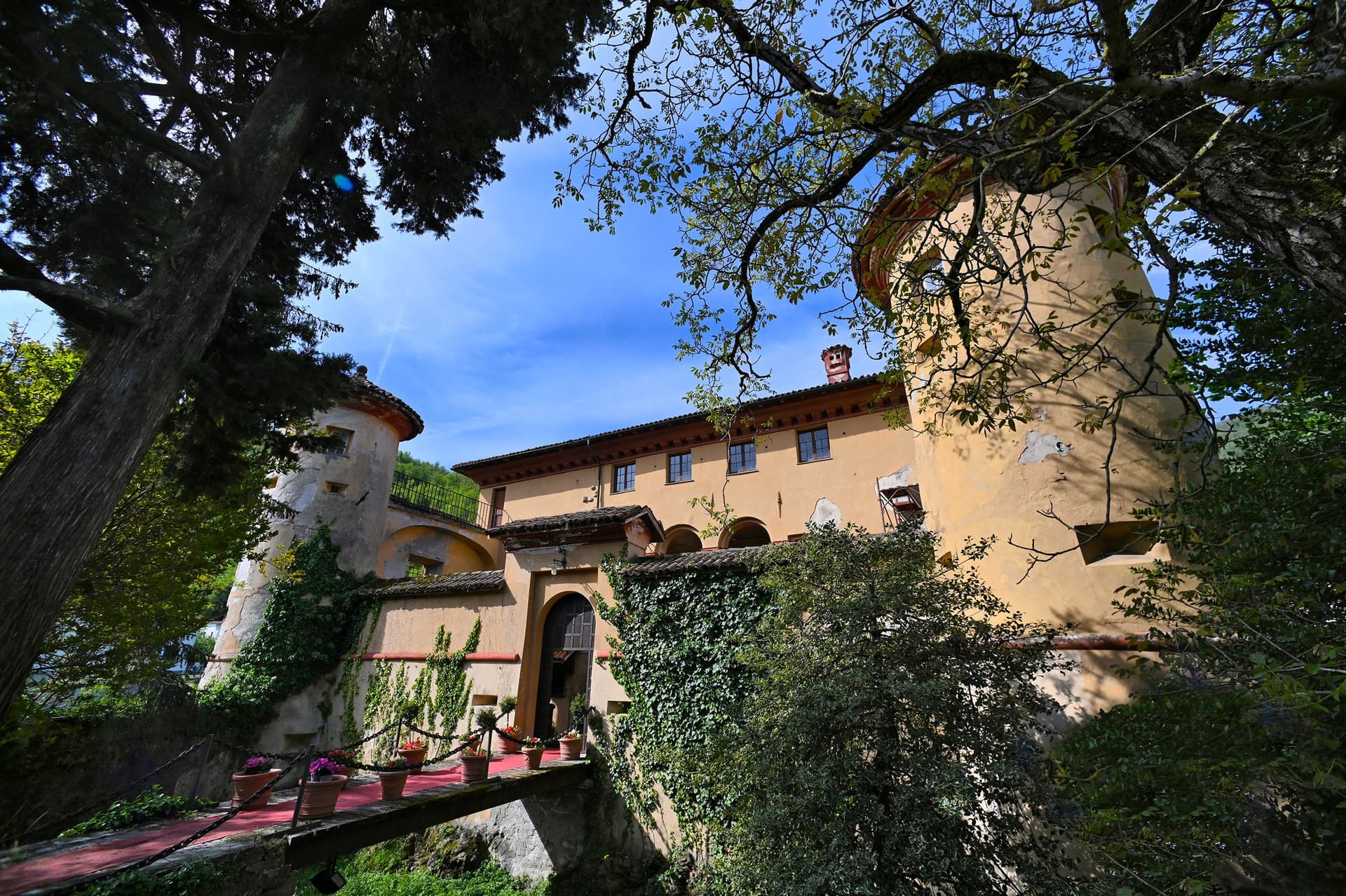 13th Century Castle With Internal Church And Archaeological Museum 2