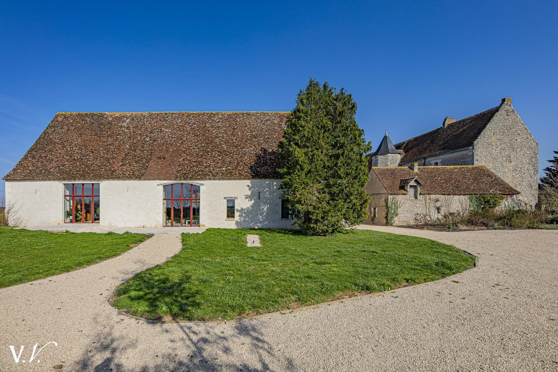 Charming Renovated Priory With Barn Combining History And Modern Comfort