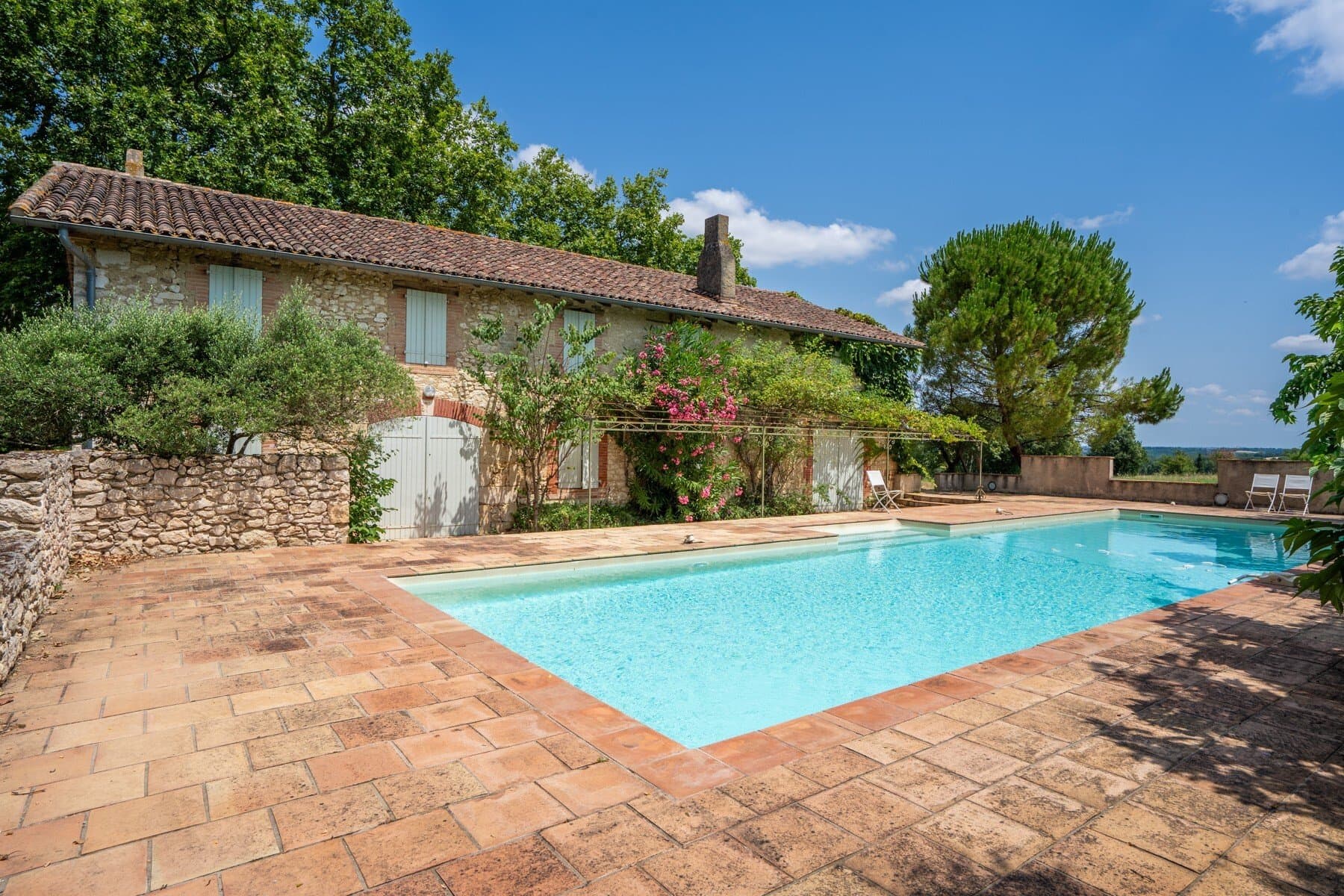 Historic Château With Guest Cottage And Swimming Pool In Beautiful Parkland 5