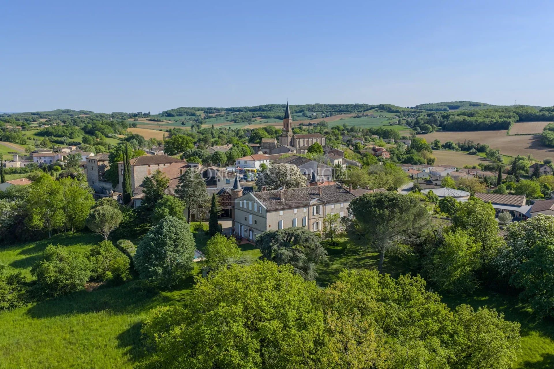 Elegant 19th Century Château With Swimming Pool And Panoramic Views 2