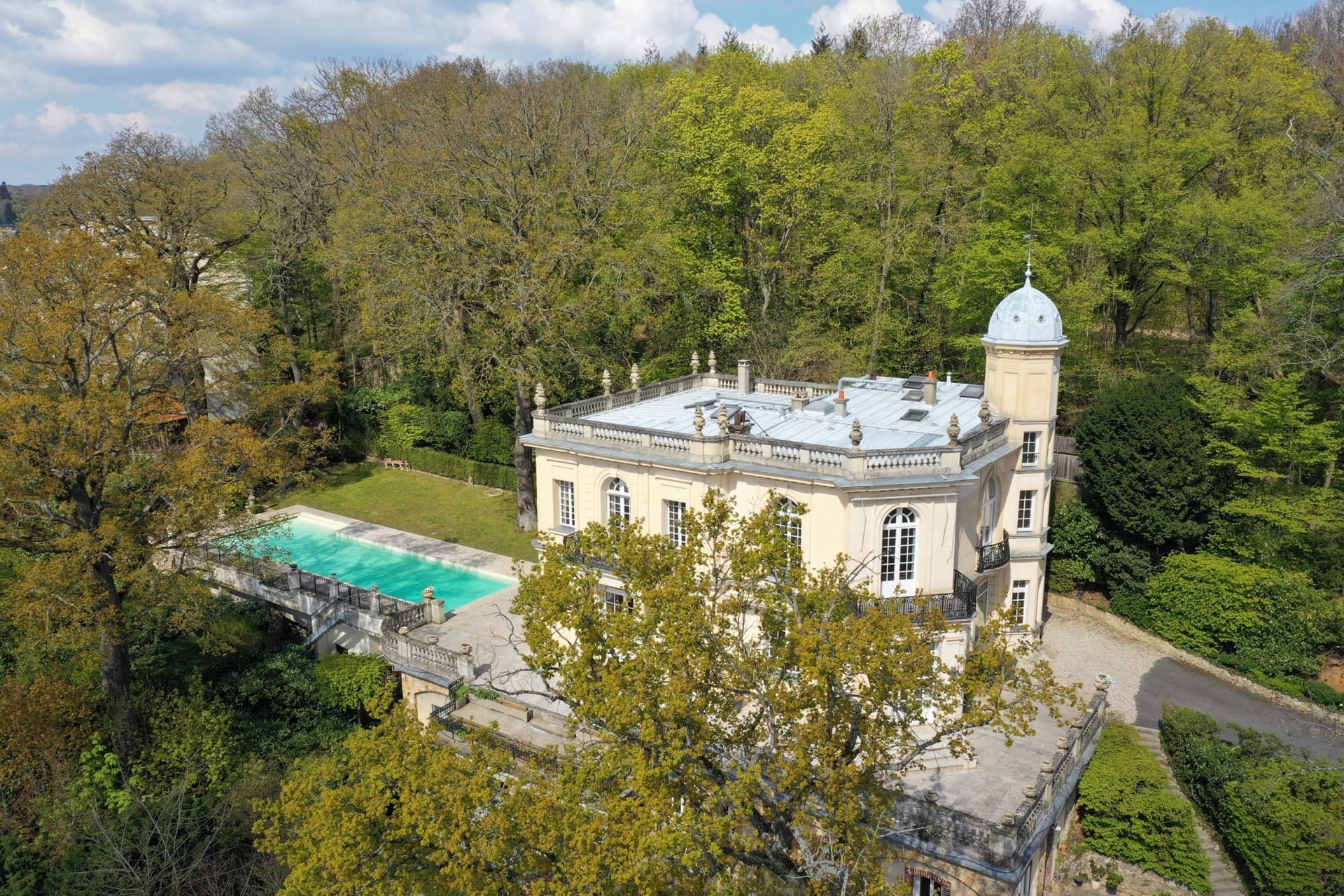 Elegant Chapel Renovated by French Artisans with Swimming Pool 2