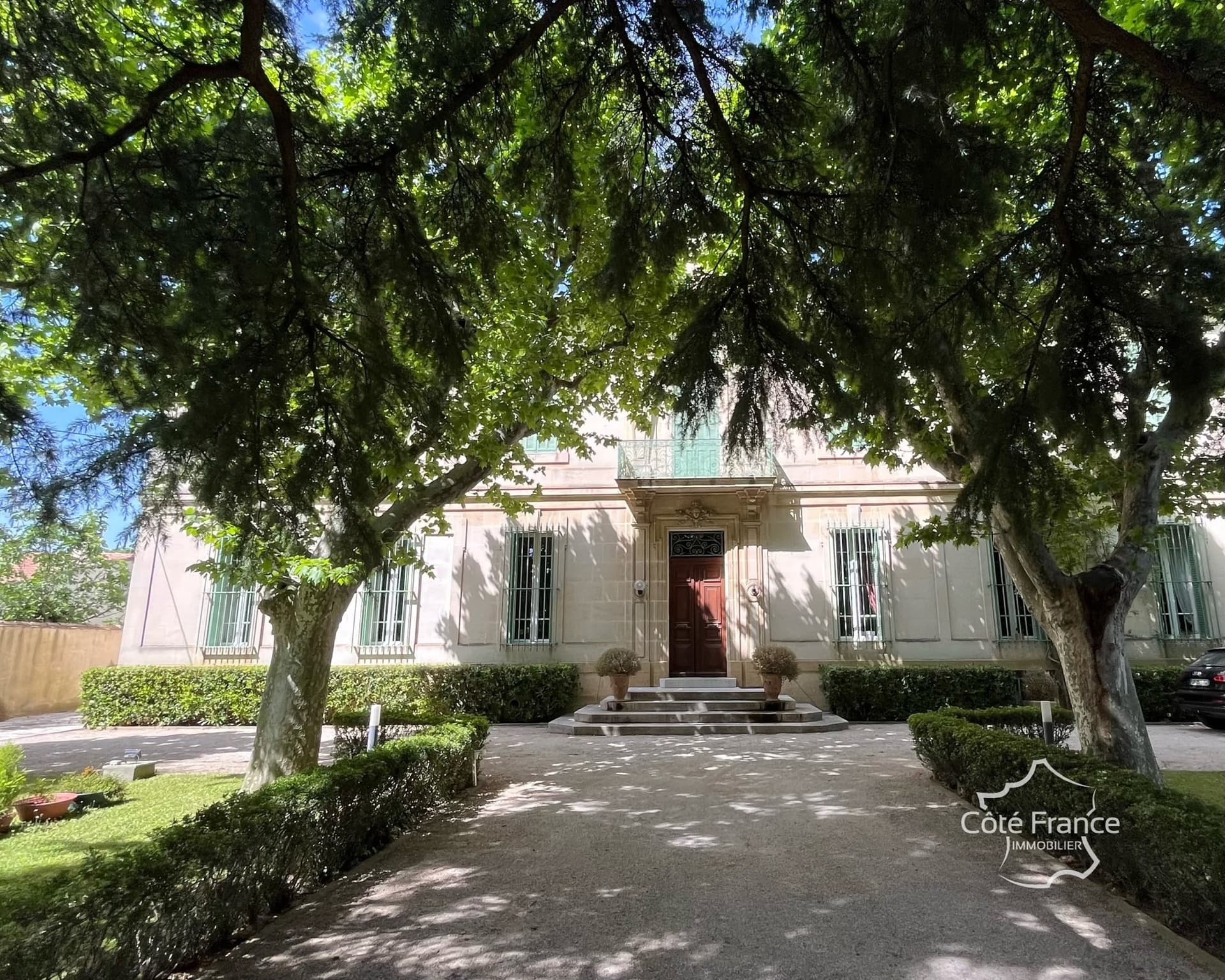 Elegant 19th Century Hotel Particular With Pool And Landscaped Park — in Provence, France