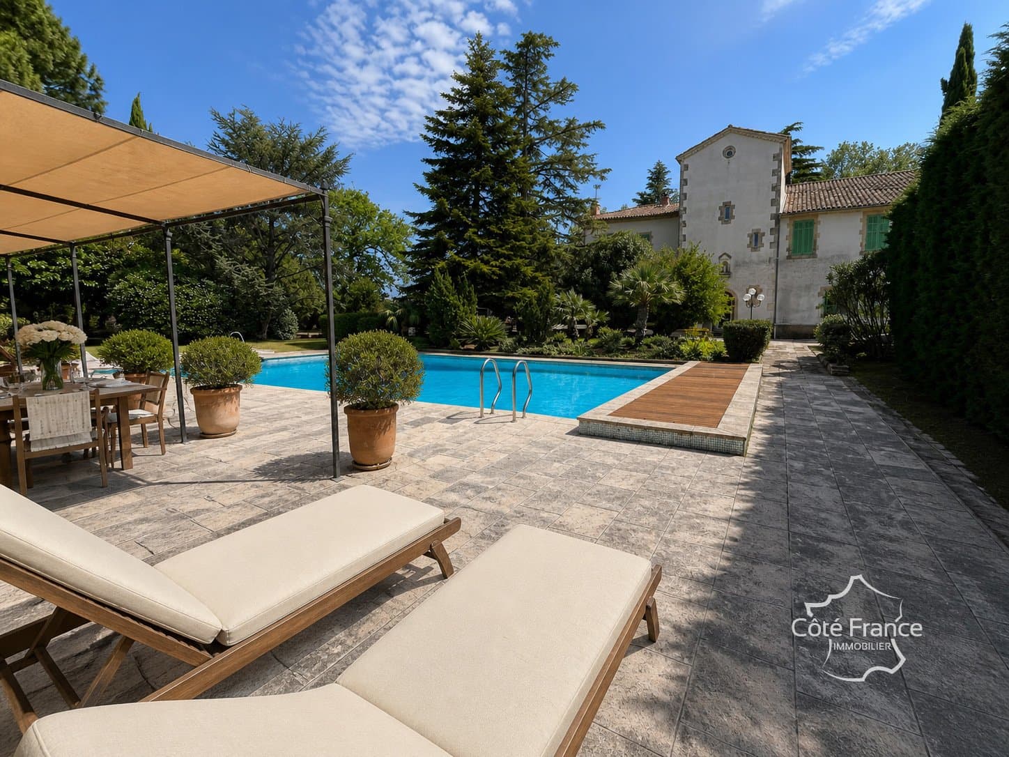 Elegant 19th Century Hotel Particular With Pool And Landscaped Park 2